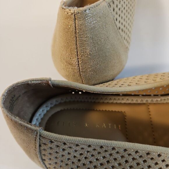 Kelly and Katie Gold Laser Cutot Flats sz 11 - Picture 6 of 7